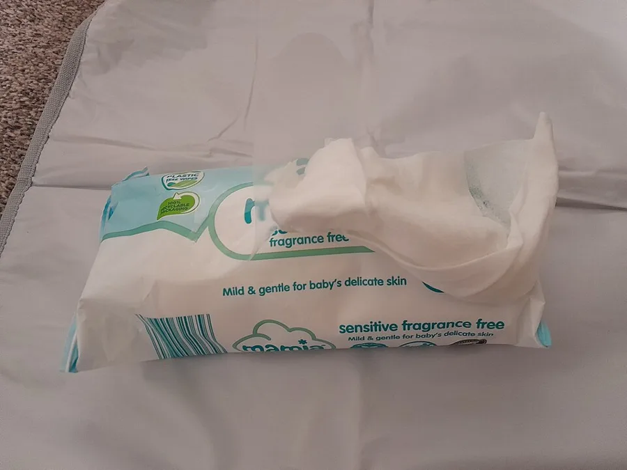 Johnson’s Baby Skincare Wipes (72 pcs)